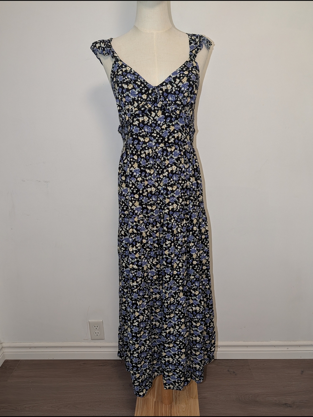 Floral Maxi Dress in Navy Blue